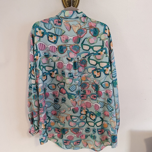 Sunnies Over Sized Shirt - Picture 7 of 8